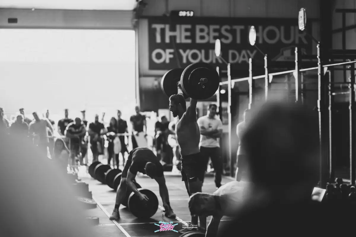 Mapa interactivo mostrando pines de competiciones CrossFit cerca de una ciudad